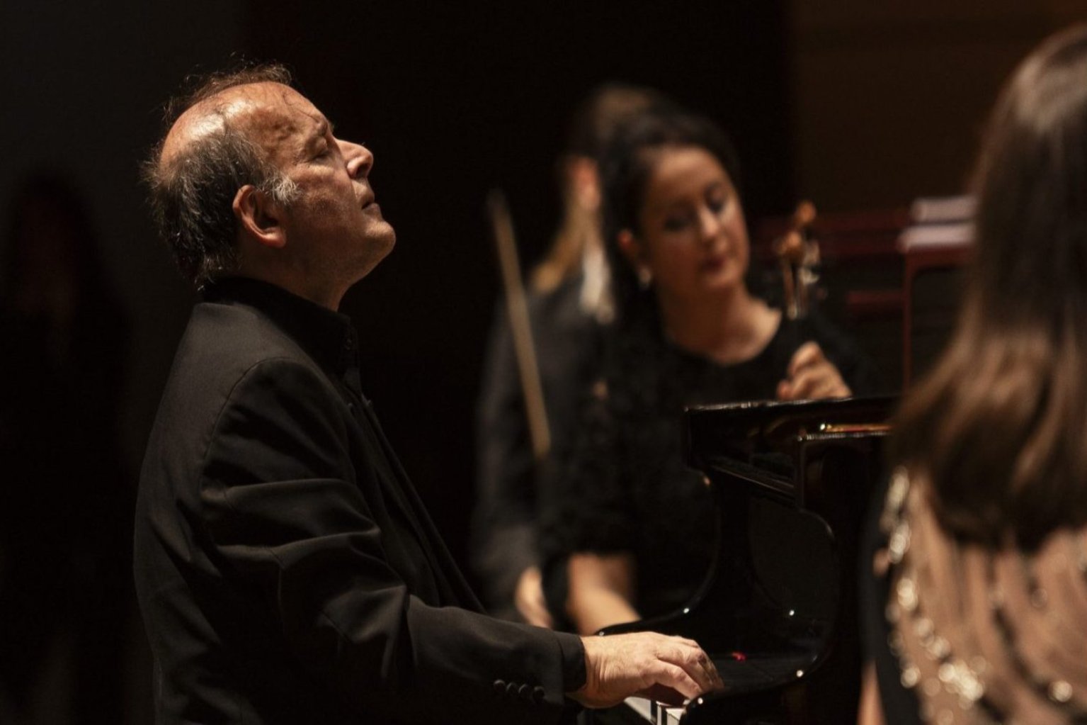 Piano and conductor: Louis Lortie Piano and conductor: Louis Lortie