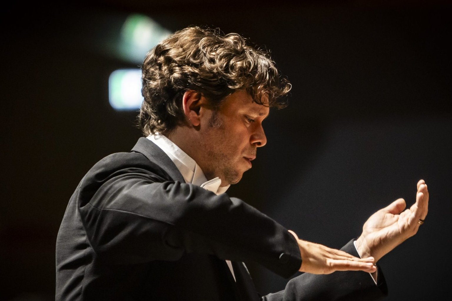 Direttore: Ryan McAdams, pianoforte: Mikhail Pletnëv Direttore: Ryan McAdams, pianoforte: Mikhail Pletnëv